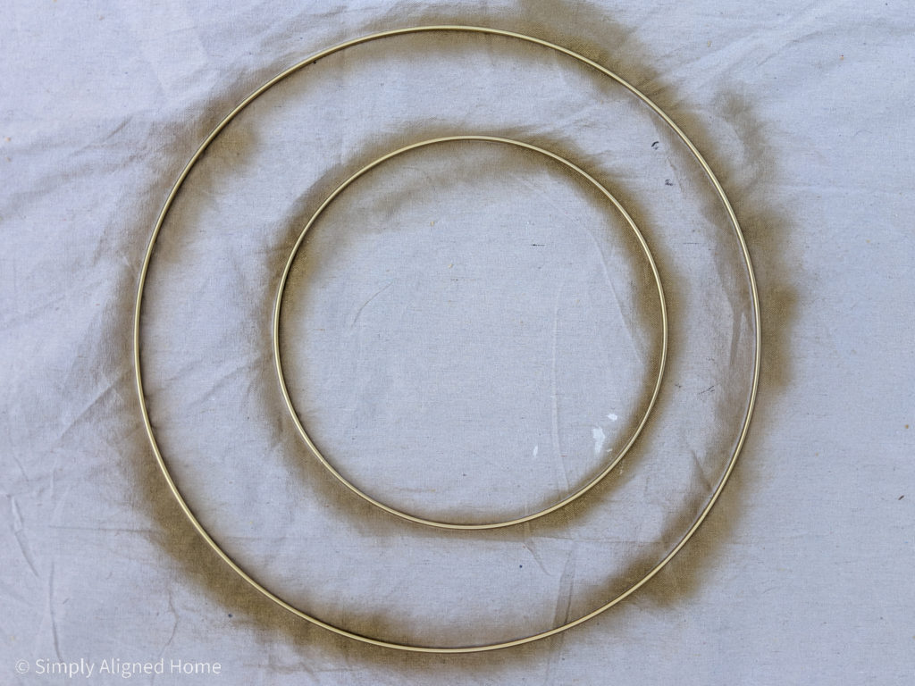 Metal-rings-painted-with-gold-spray-paint
