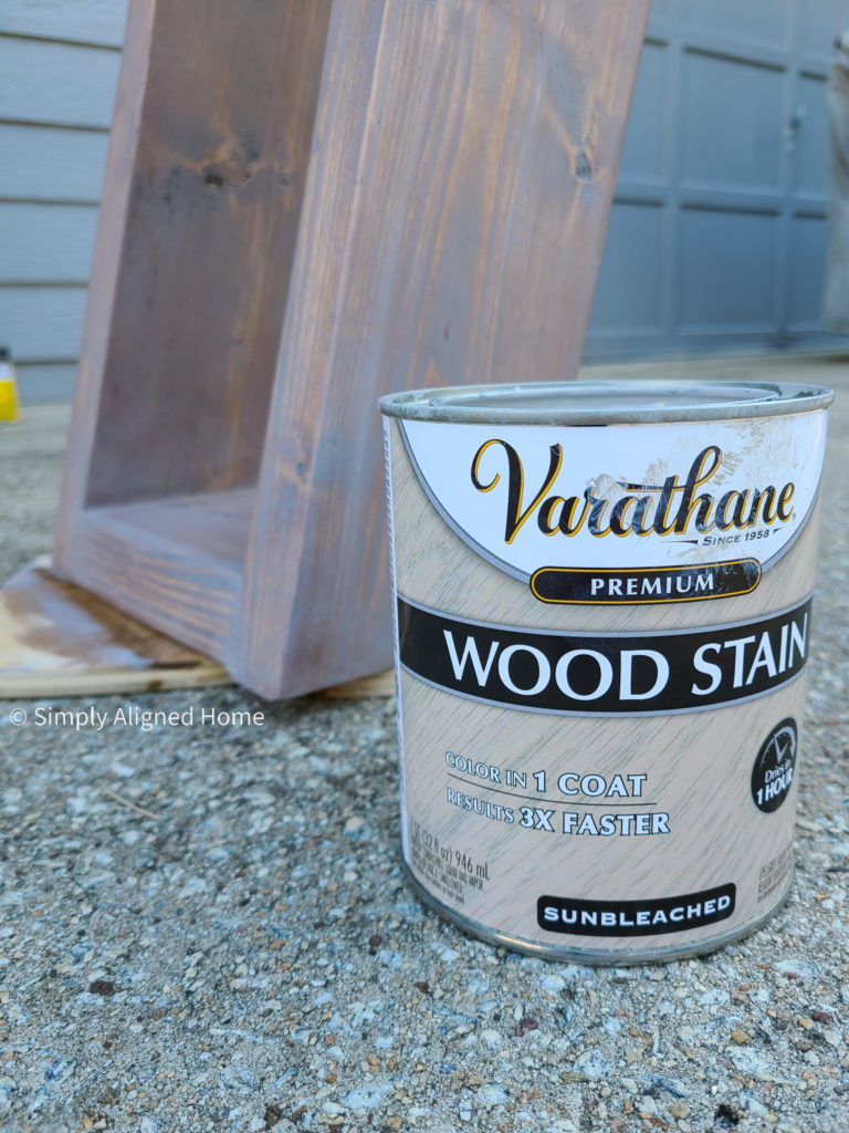 Varathane-Sunbleached-wood-stain-on-entryway-table
