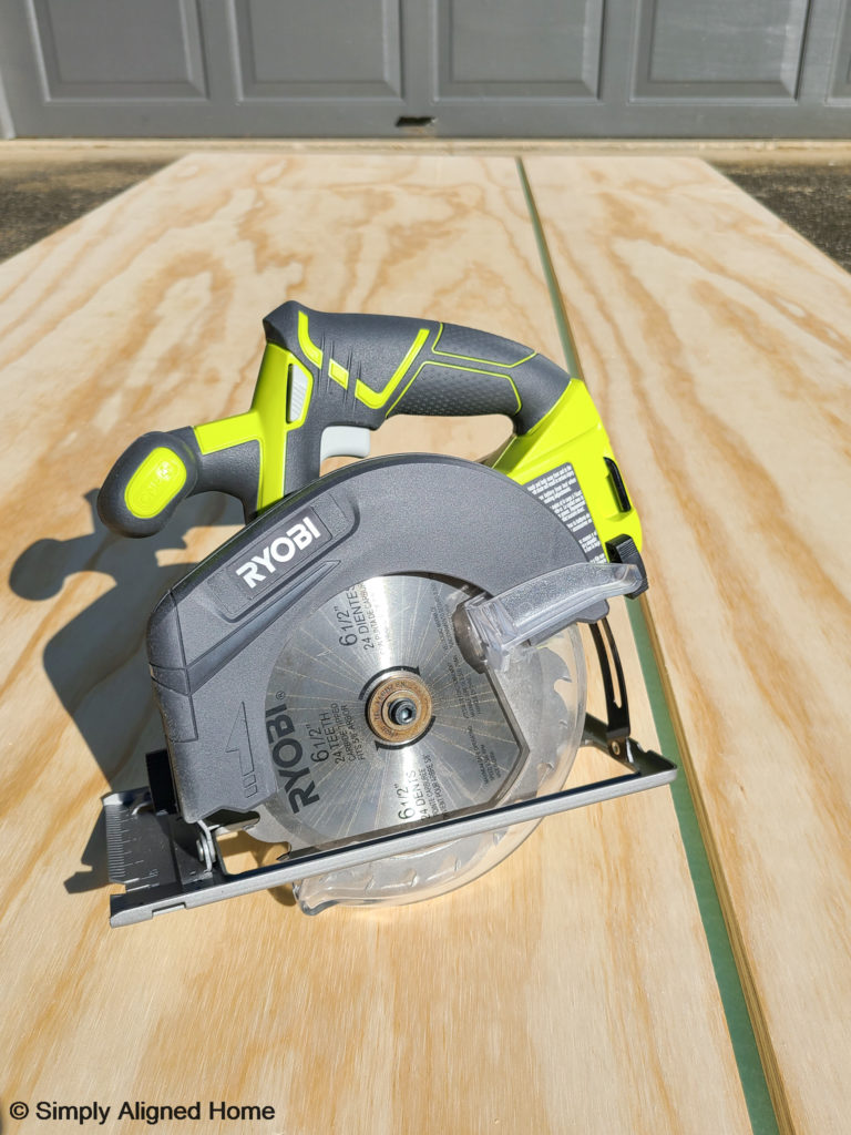 Circular saw is one of the top 5 power saws. 